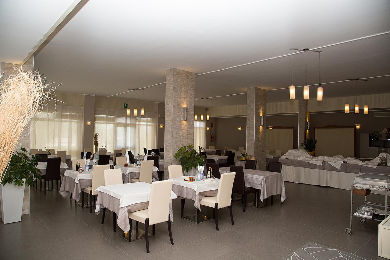 Hotel Umberto Rosolina Mare Extérieur photo
